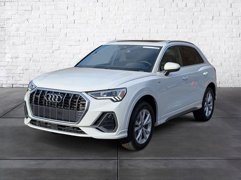 Certified 2023 Audi Q3 2.0T Premium Plus w/ Premium Plus Package image 4
