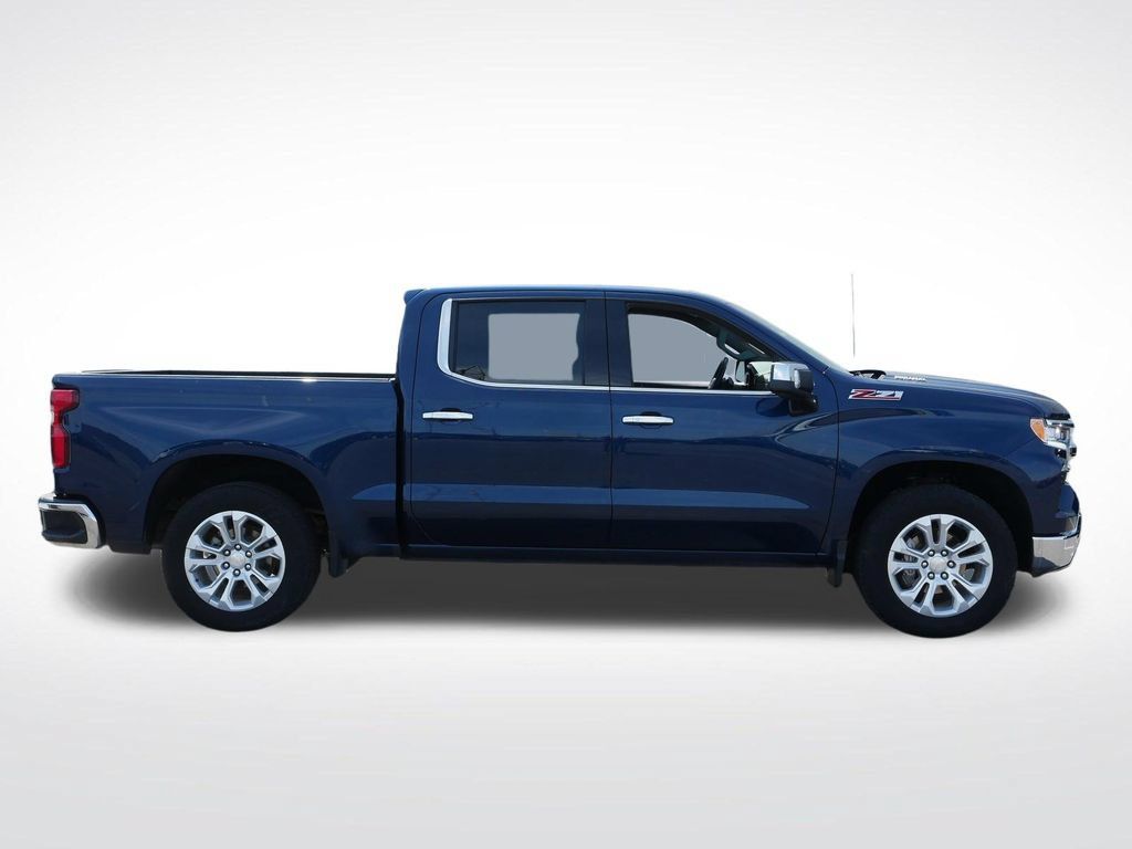 Used 2023 Chevrolet Silverado 1500 LTZ AWD/4WD image 2