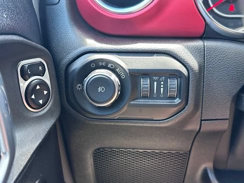 Used 2021 Jeep Wrangler Unlimited Rubicon AWD/4WD image 19
