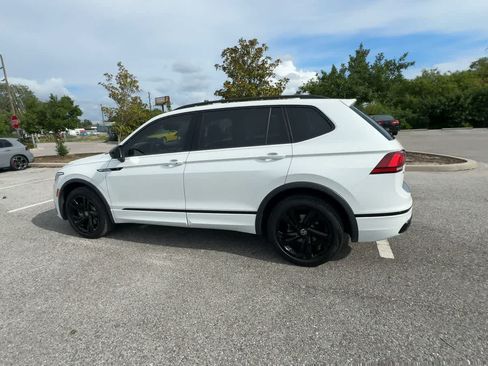Certified 2023 Volkswagen Tiguan SE R-Line FWD image 5