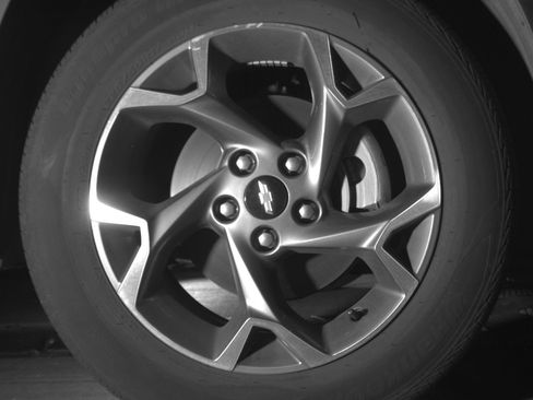 Used 2025 Chevrolet Trax LT w/ LT Convenience Package image 13