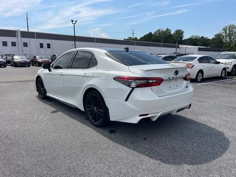 Used 2021 Toyota Camry XSE FWD image 3