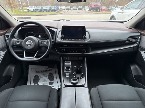 Used 2023 Nissan Rogue S image 11