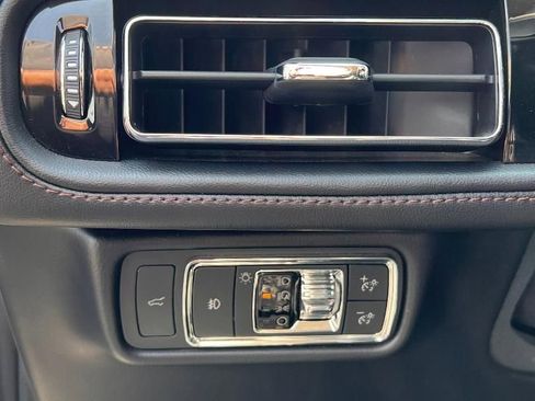 Used 2023 Lincoln Aviator Reserve w/ Equipment Group 201A AWD/4WD image 9