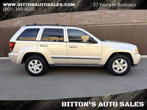Used 2009 Jeep Grand Cherokee Laredo AWD/4WD image 1