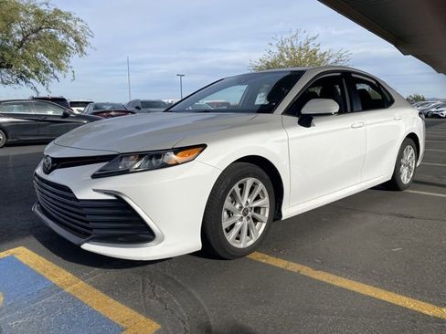 Used 2022 Toyota Camry LE image 1