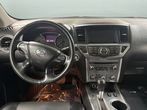 Used 2020 Nissan Pathfinder SL FWD image 11