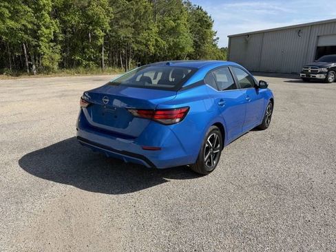 Used 2025 Nissan Sentra SV image 7