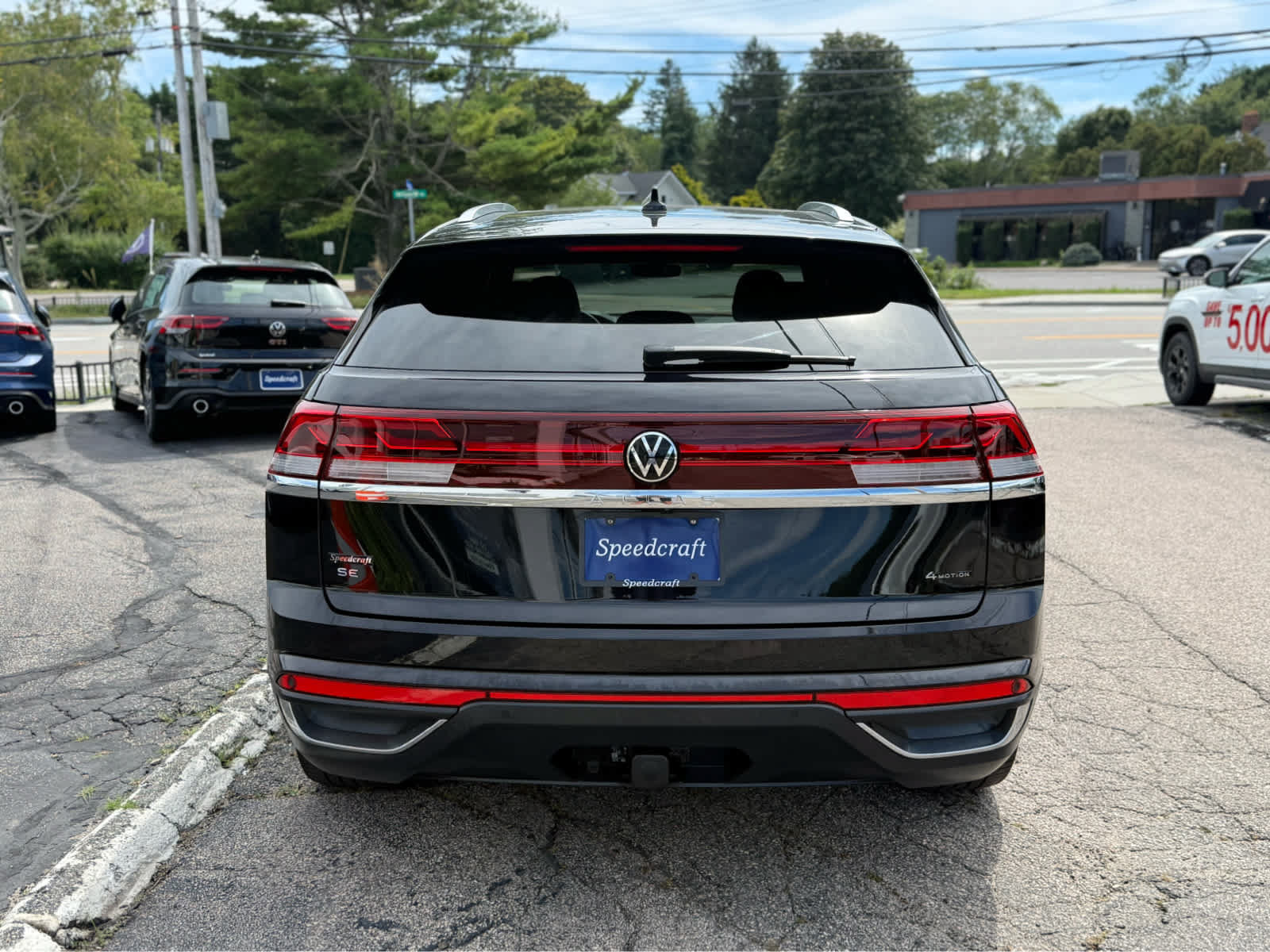 Used 2024 Volkswagen Atlas Cross Sport SE w/ Panoramic Sunroof Package AWD/4WD image 6