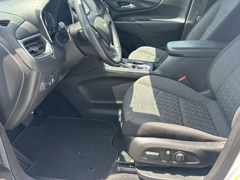 Used 2024 Chevrolet Equinox LT FWD image 9