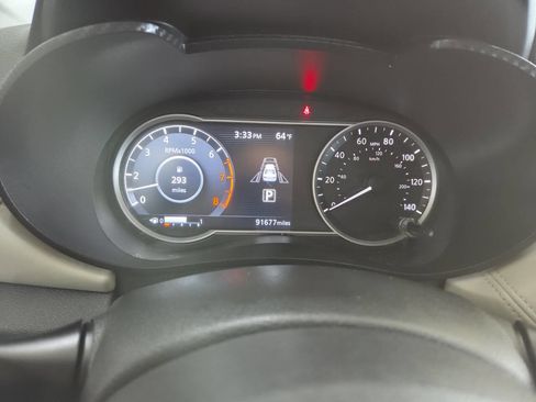 Used 2020 Nissan Versa SV FWD image 34
