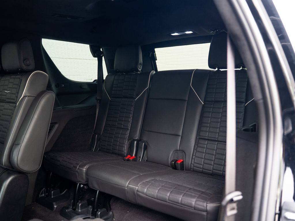 Used 2023 Cadillac Escalade Sport Platinum w/ Heavy-Duty Trailer Package AWD/4WD image 19