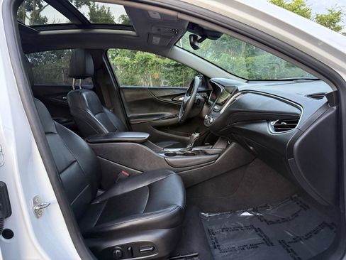 Used 2017 Chevrolet Malibu Premier w/ Premier Sun and Wheel Package FWD image 19