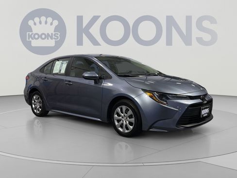 Used 2025 Toyota Corolla LE FWD image 10