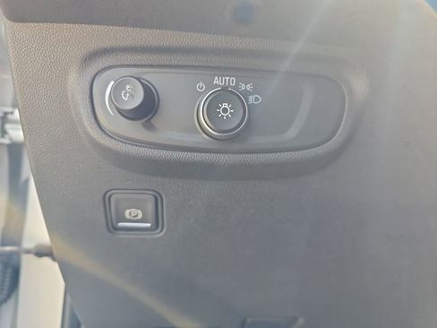 Certified 2021 GMC Terrain SLE w/ Driver Convenience Package FWD image 28