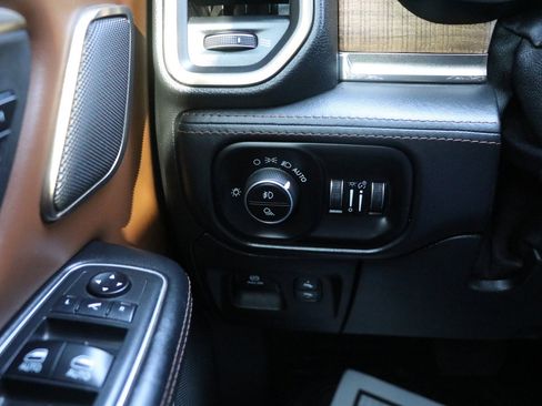 Used 2019 RAM 1500 Limited AWD/4WD image 12