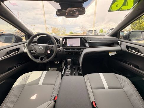 Used 2026 Toyota Camry SE FWD image 12