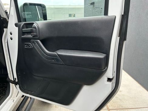 Used 2018 Jeep Wrangler Sport image 17