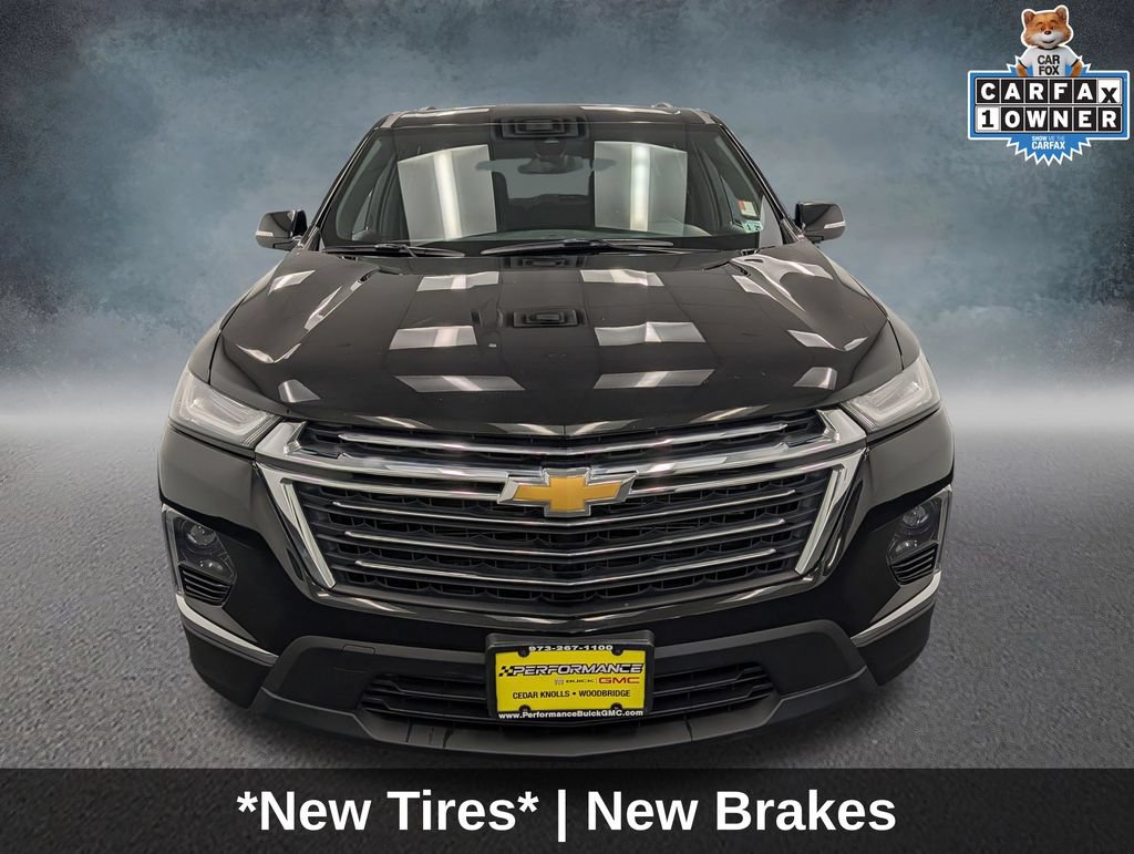 Used 2023 Chevrolet Traverse LT FWD image 2