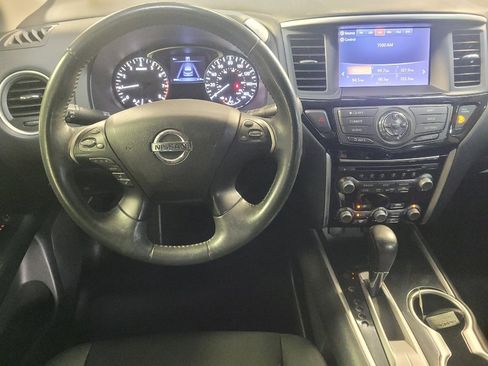 Used 2017 Nissan Pathfinder SV FWD image 22