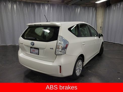 Used 2013 Toyota Prius V Three image 8