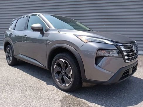 Used 2024 Nissan Rogue SV FWD image 1