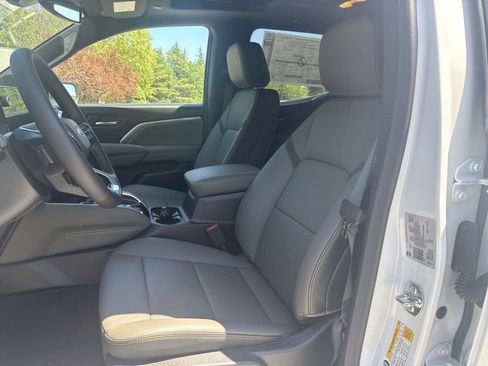 New 2026 Chevrolet Colorado ZR2 w/ Technology Package AWD/4WD image 10
