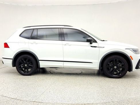 Used 2022 Volkswagen Tiguan SE R-Line AWD/4WD image 4