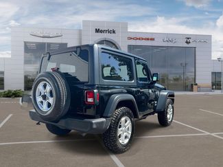Used 2018 Jeep Wrangler Sport AWD/4WD video 4