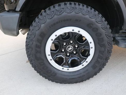 Used 2024 Ford Bronco Outer Banks w/ Sasquatch Package AWD/4WD image 8