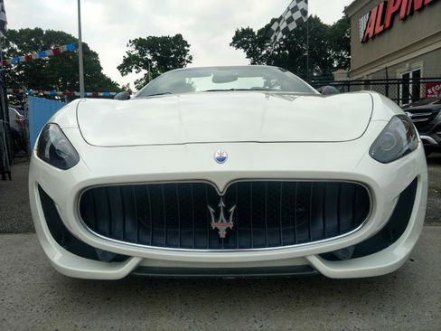 Used 2013 Maserati GranTurismo Sport image 2