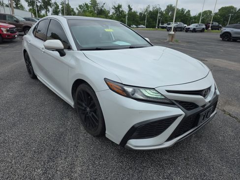 Used 2022 Toyota Camry XSE w/ Navigation Package FWD image 2