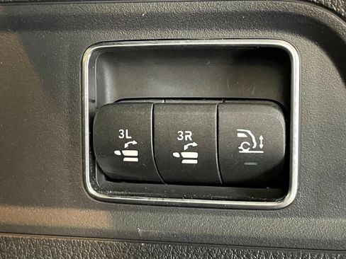 Used 2023 Mercedes-Benz GLS 580 4MATIC image 30