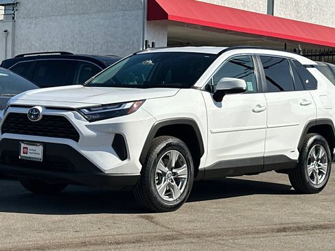 Certified 2024 Toyota RAV4 LE AWD/4WD image 8