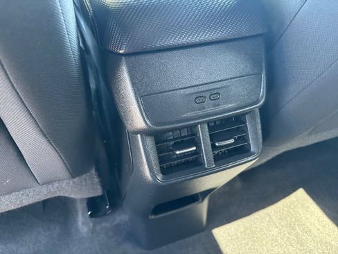 Used 2025 Chevrolet Equinox LT FWD image 22