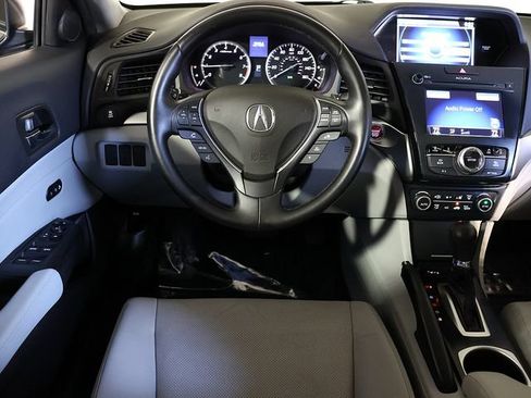 Certified 2017 Acura ILX FWD image 3