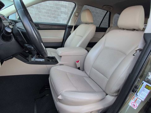 Used 2017 Subaru Outback 3.6R Limited image 17