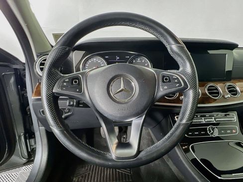 Used 2017 Mercedes-Benz E 400 4MATIC Wagon image 12