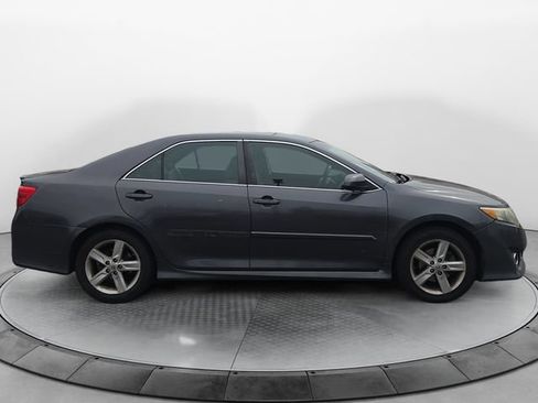 Used 2014 Toyota Camry SE FWD image 6