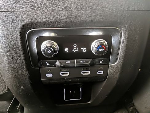 Used 2023 GMC Yukon Denali Ultimate image 18