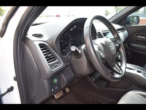 Used 2021 Honda HR-V Sport image 15