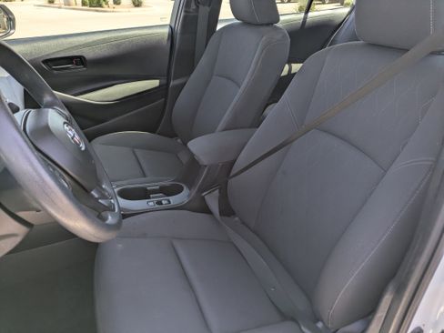 Used 2024 Toyota Corolla LE FWD image 25
