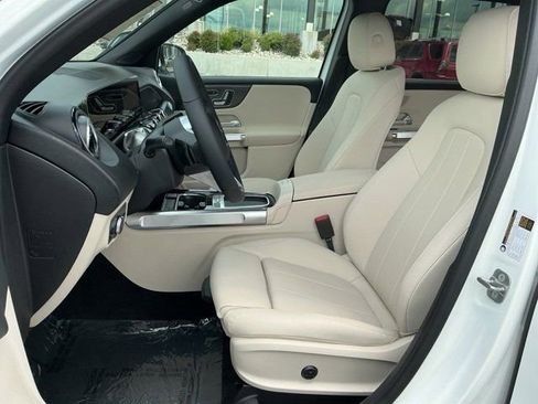New 2025 Mercedes-Benz GLB 250 image 5