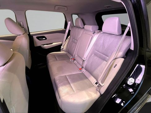 Used 2025 Nissan Rogue SV image 22