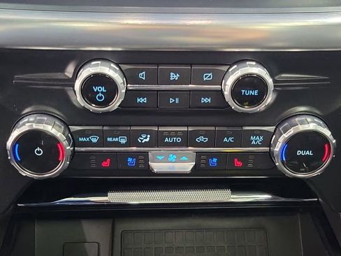 Used 2022 Ford F150 Lariat w/ Max Trailer Tow Package AWD/4WD image 32