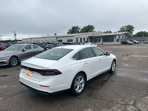 Used 2024 Honda Accord LX image 5