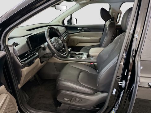 Used 2026 Kia Carnival FWD image 13