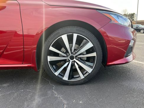 Used 2021 Nissan Altima 2.5 SR w/ SR Premium Package image 29