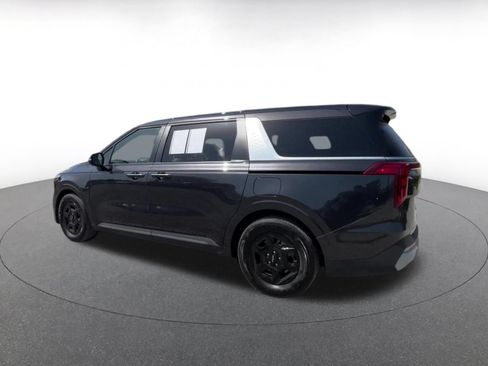Used 2026 Kia Carnival FWD image 10
