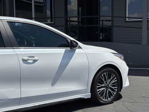 Used 2024 Kia Forte GT-Line w/ GT-Line Premium Package FWD image 4
